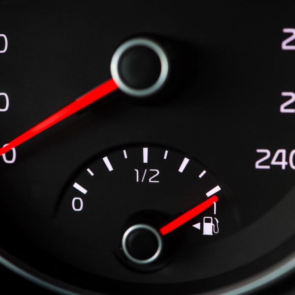 Jak zaoszczędzić paliwo: wskazówki dla ekonomicznej jazdy.