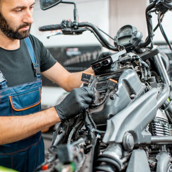 Hybrydowe motocykle: co warto o nich wiedzieć?