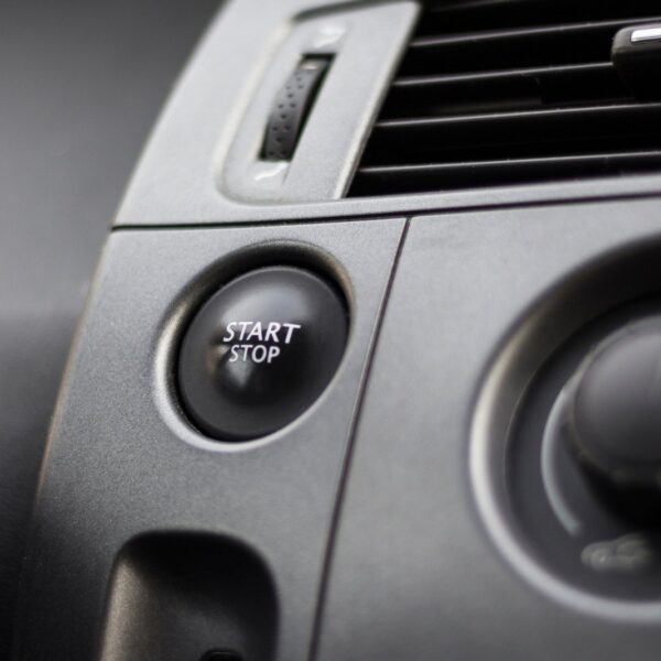 Co to jest system start-stop i jak wpływa na zużycie paliwa?
