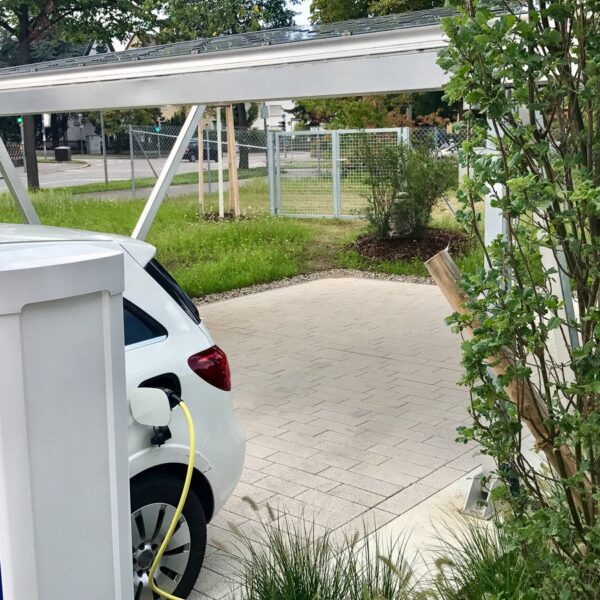 Hybrydy plug-in kontra elektryki: jaki rodzaj napędu jest bardziej przyszłościowy?