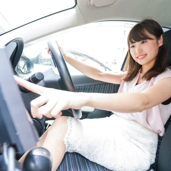 Jak efektywnie korzystać z systemów inforozrywki w nowoczesnych pojazdach?