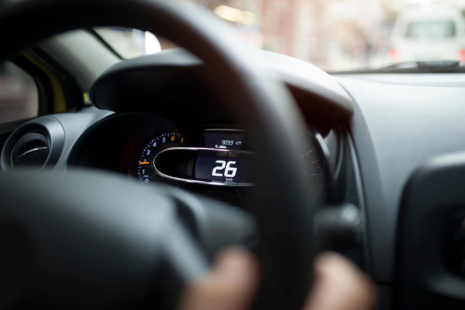 Jak działa hybrydowy napęd na cztery koła i jakie ma zalety?